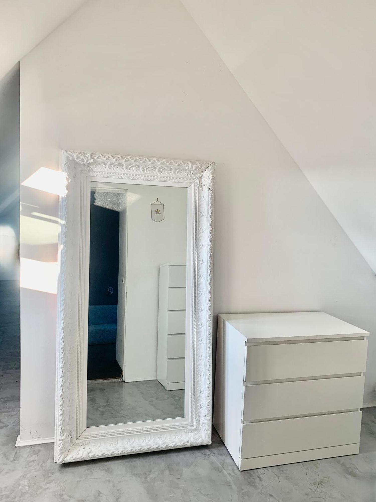 Schoene Dachgeschoss-maisonette Apartamento